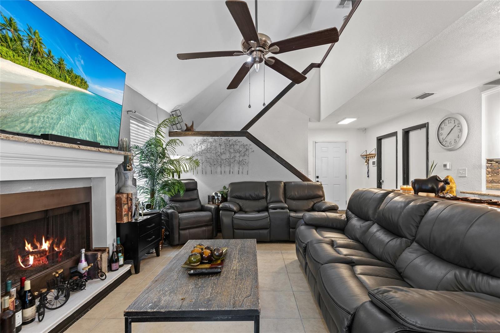 1319 Quintuplet Dr Property Photo 3