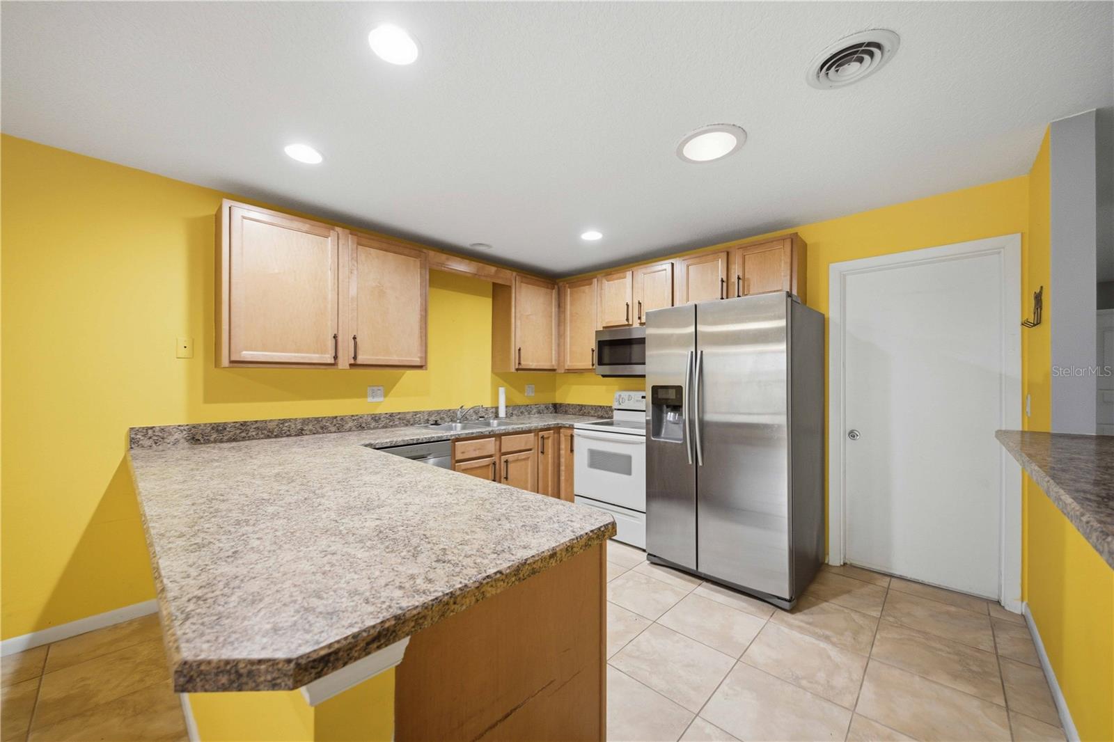 8707 Sw 88th Court Rd #f Property Photo 9