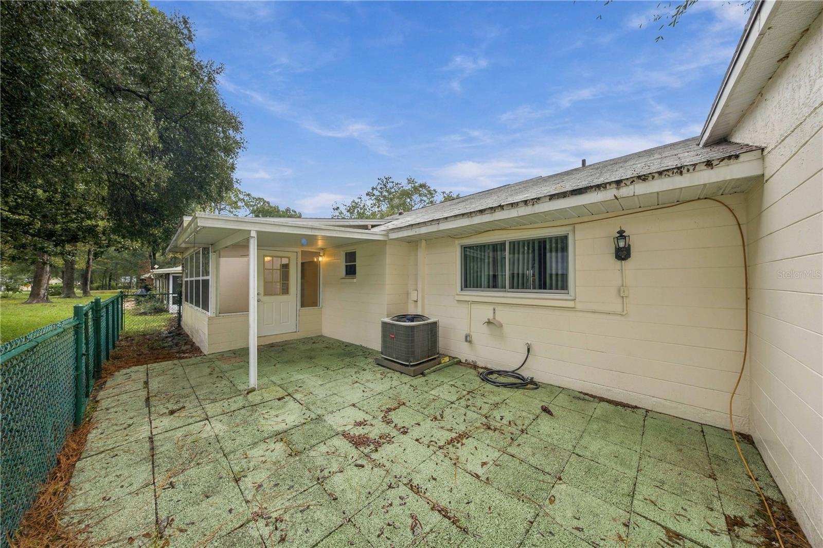 8707 Sw 88th Court Rd #f Property Photo 24