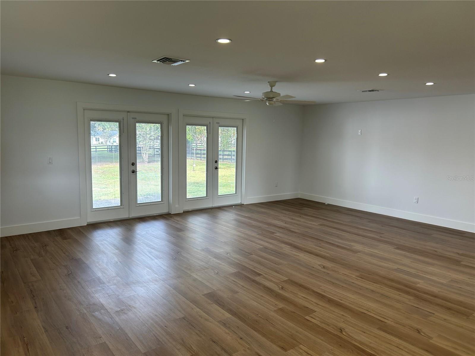 136 Nw 82nd Ct Property Photo 3