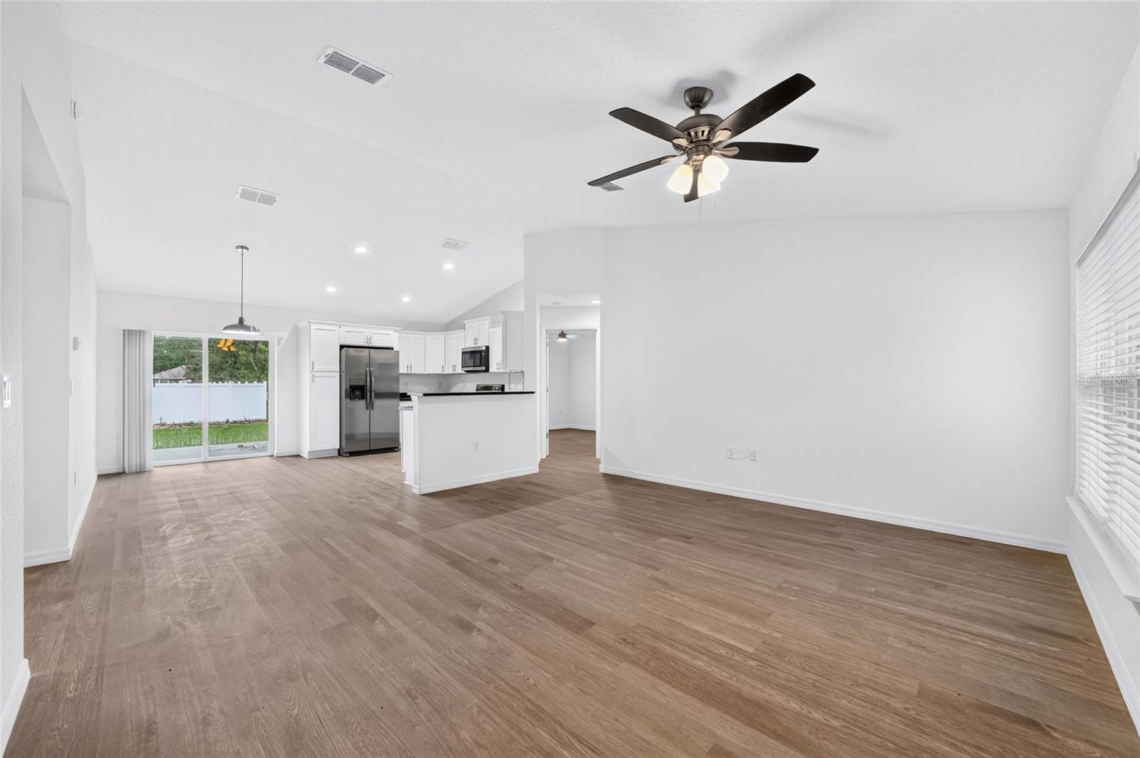 3 Fisher Way Pl Property Photo 4