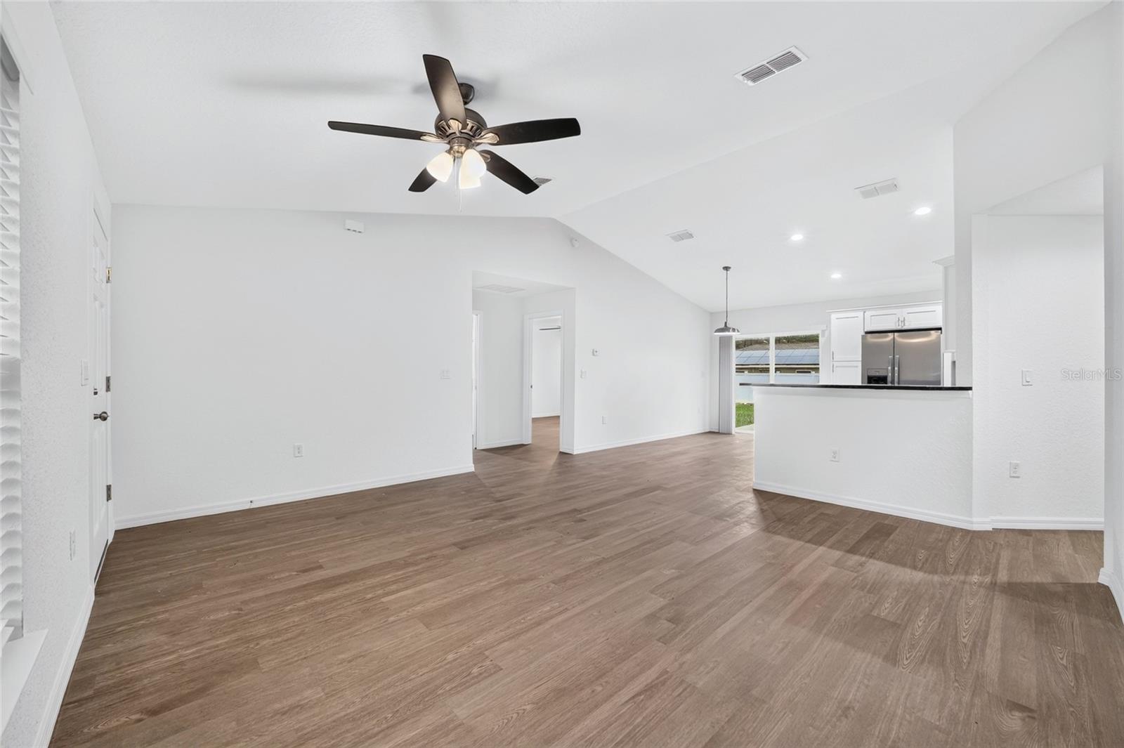 3 Fisher Way Pl Property Photo 6