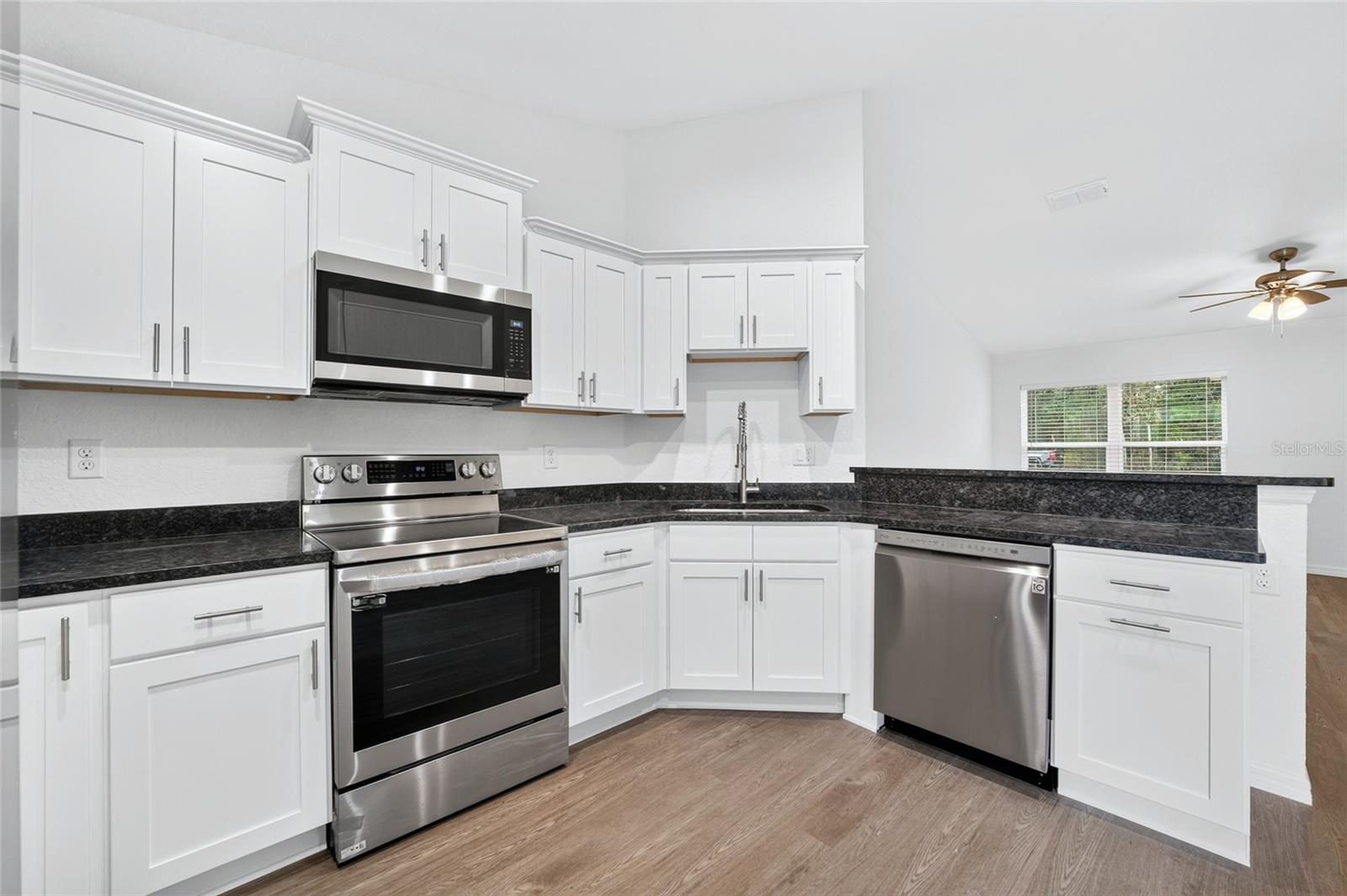 3 Fisher Way Pl Property Photo 7