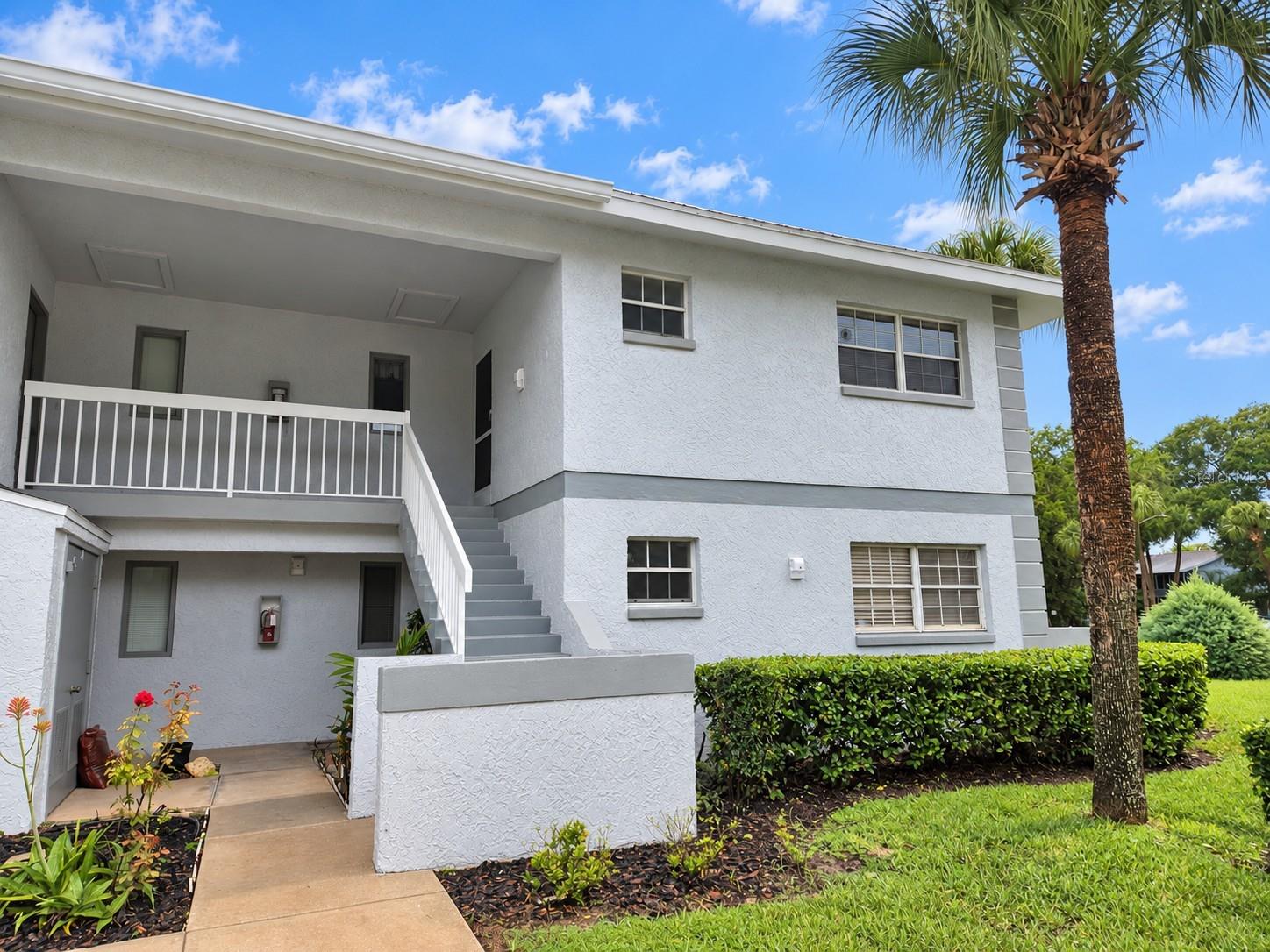 580 Fairways Ln #g204 Property Photo 2