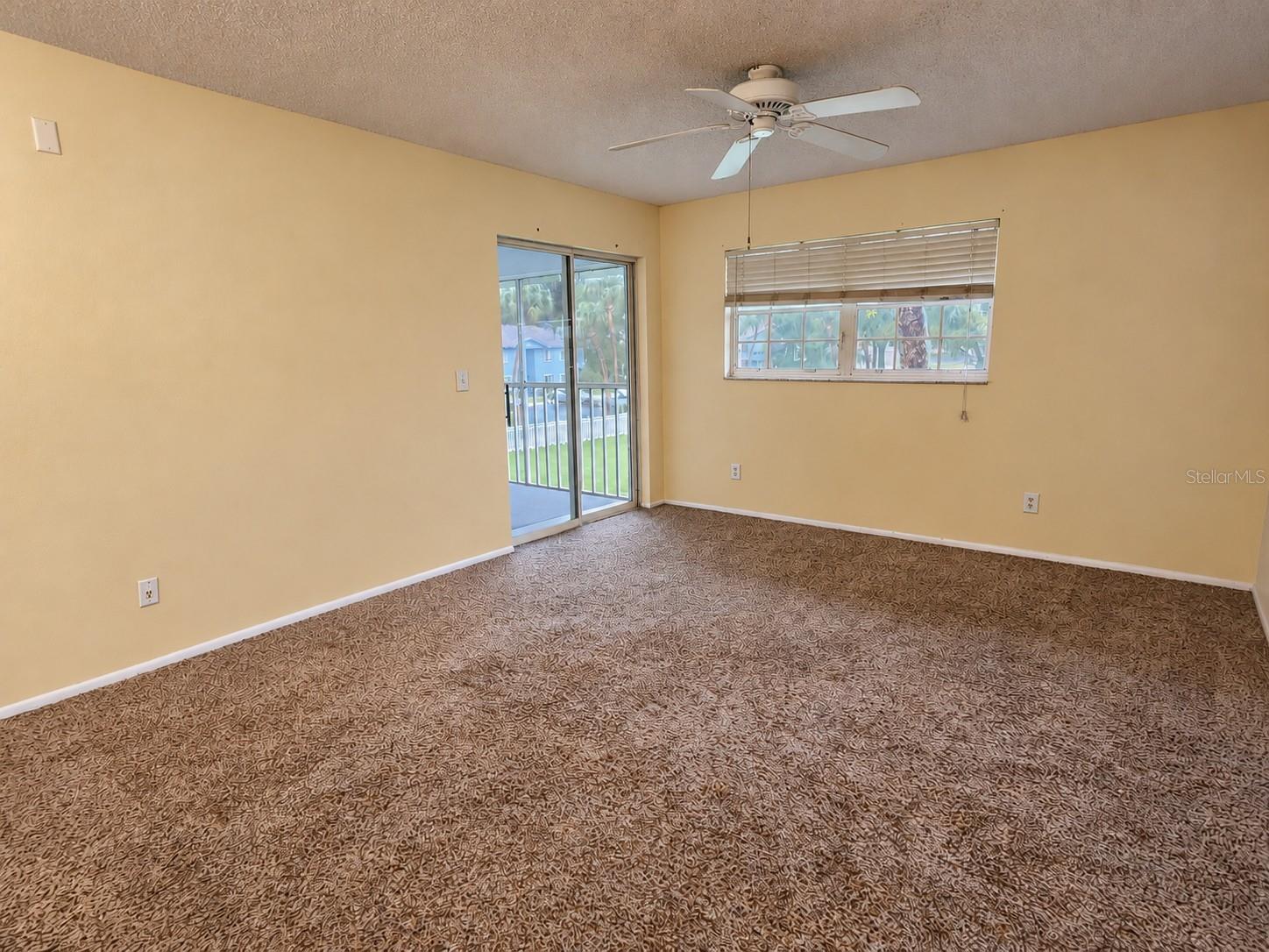 580 Fairways Ln #g204 Property Photo 5