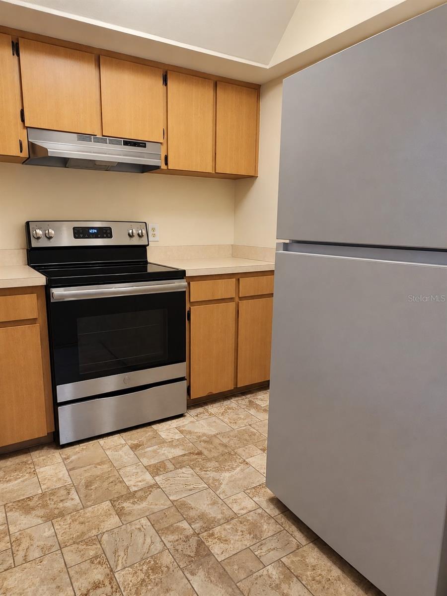 580 Fairways Ln #g204 Property Photo 8