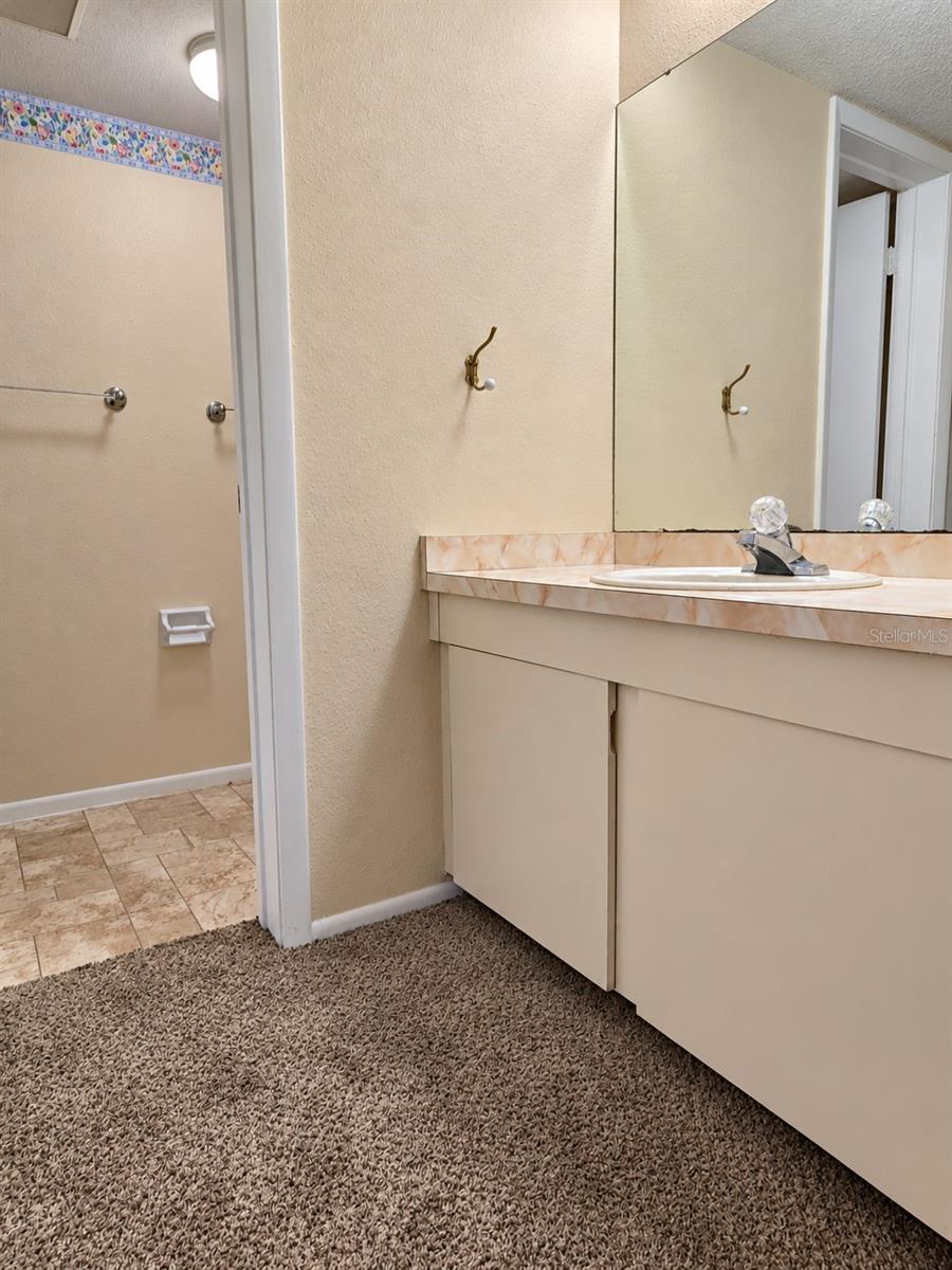 580 Fairways Ln #g204 Property Photo 12