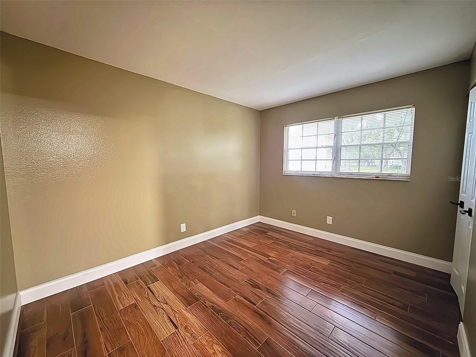 559 Midway Trak #l104 Property Photo 14
