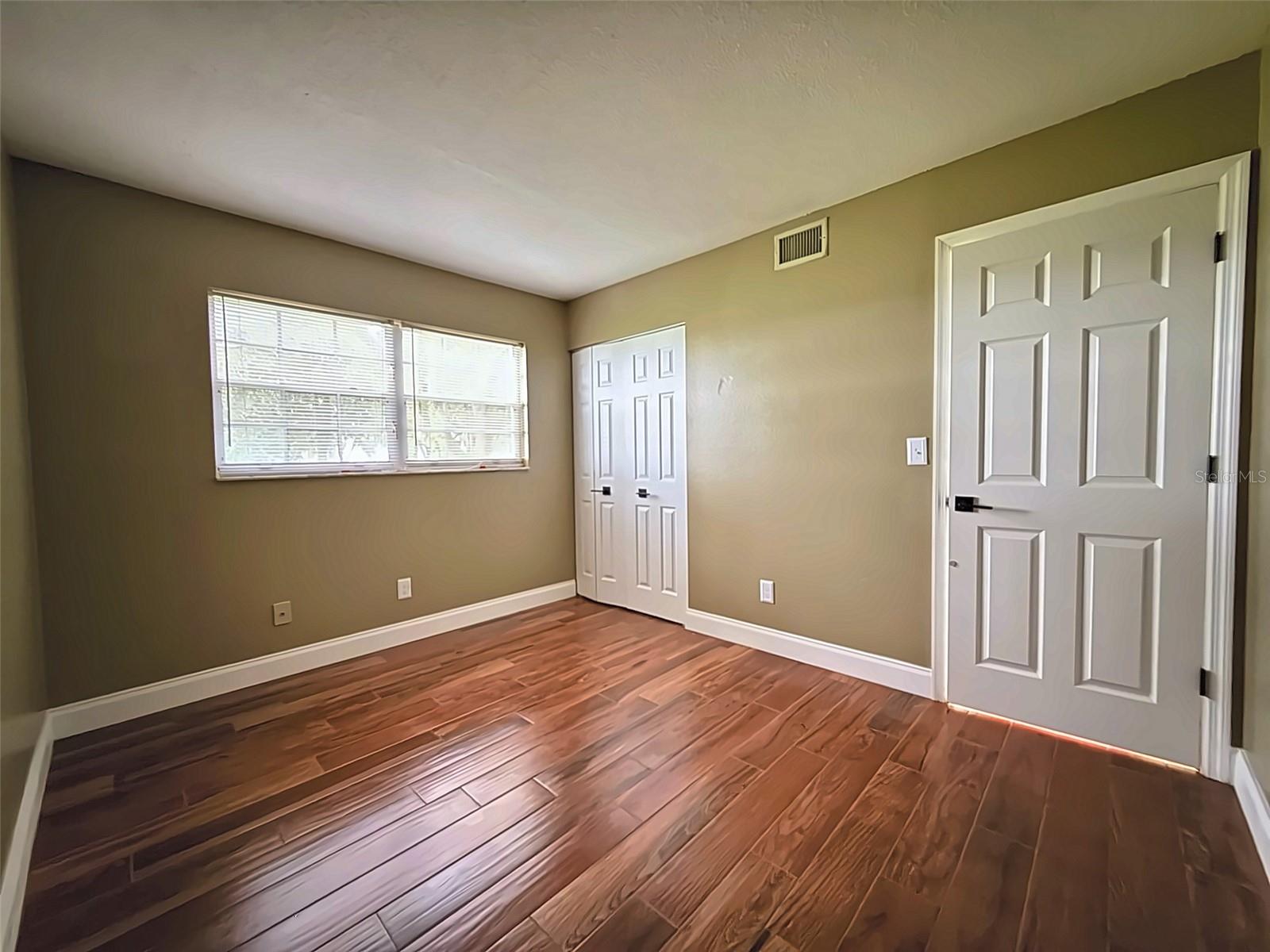 559 Midway Trak #l104 Property Photo 15