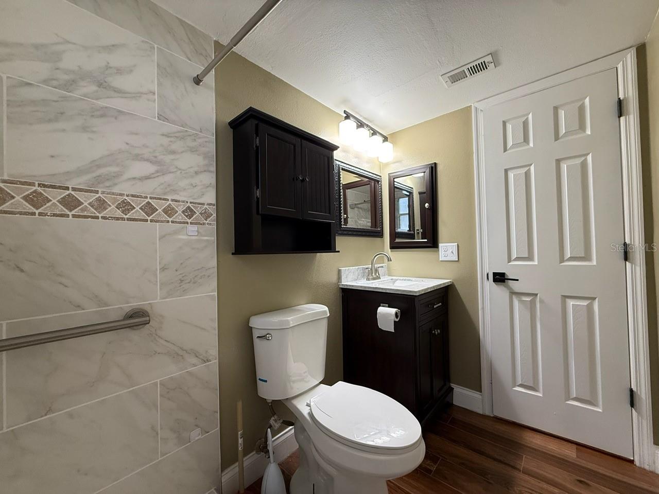 559 Midway Trak #l104 Property Photo 17