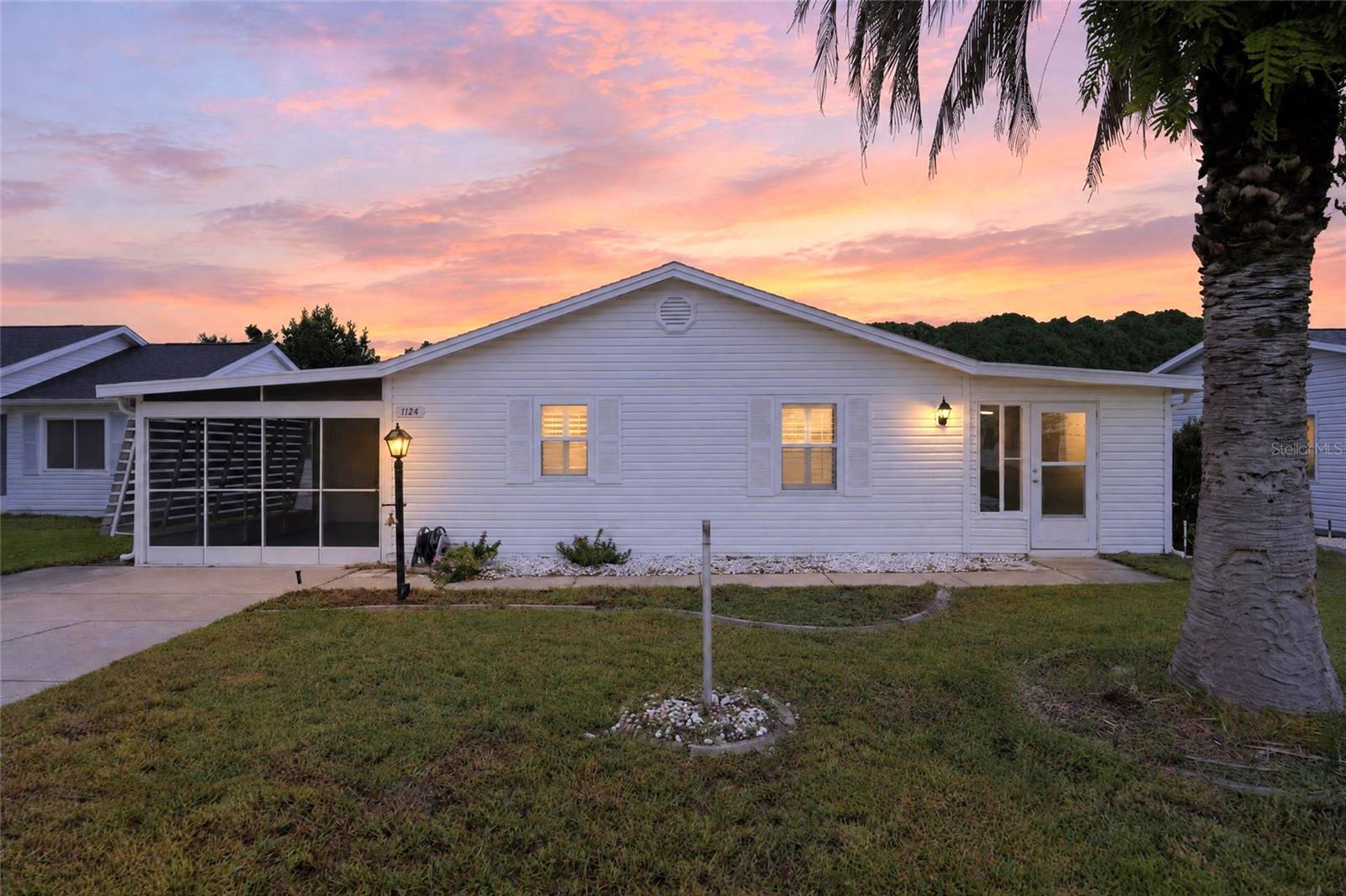 1124 Del Toro Dr Property Photo 2