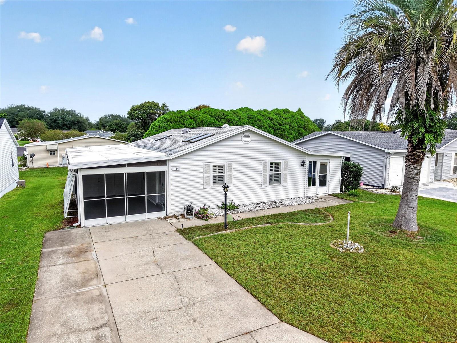 1124 Del Toro Dr Property Photo 3