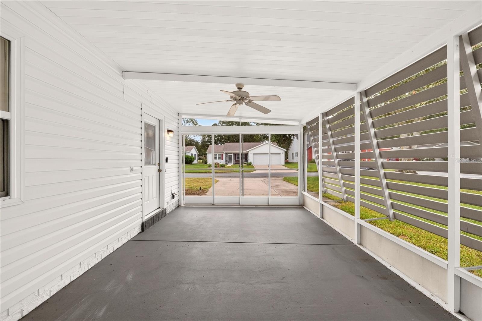 1124 Del Toro Dr Property Photo 10