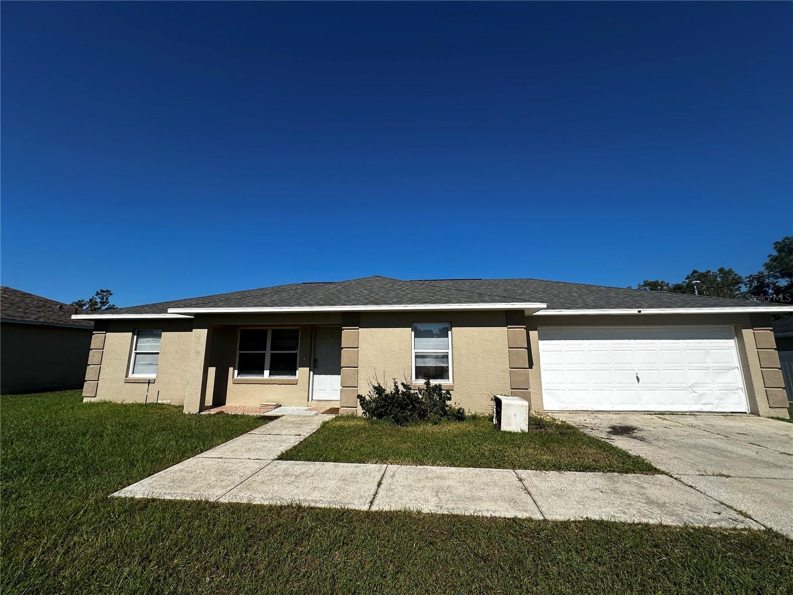 16 PECAN RUN RADL Property Photo 1