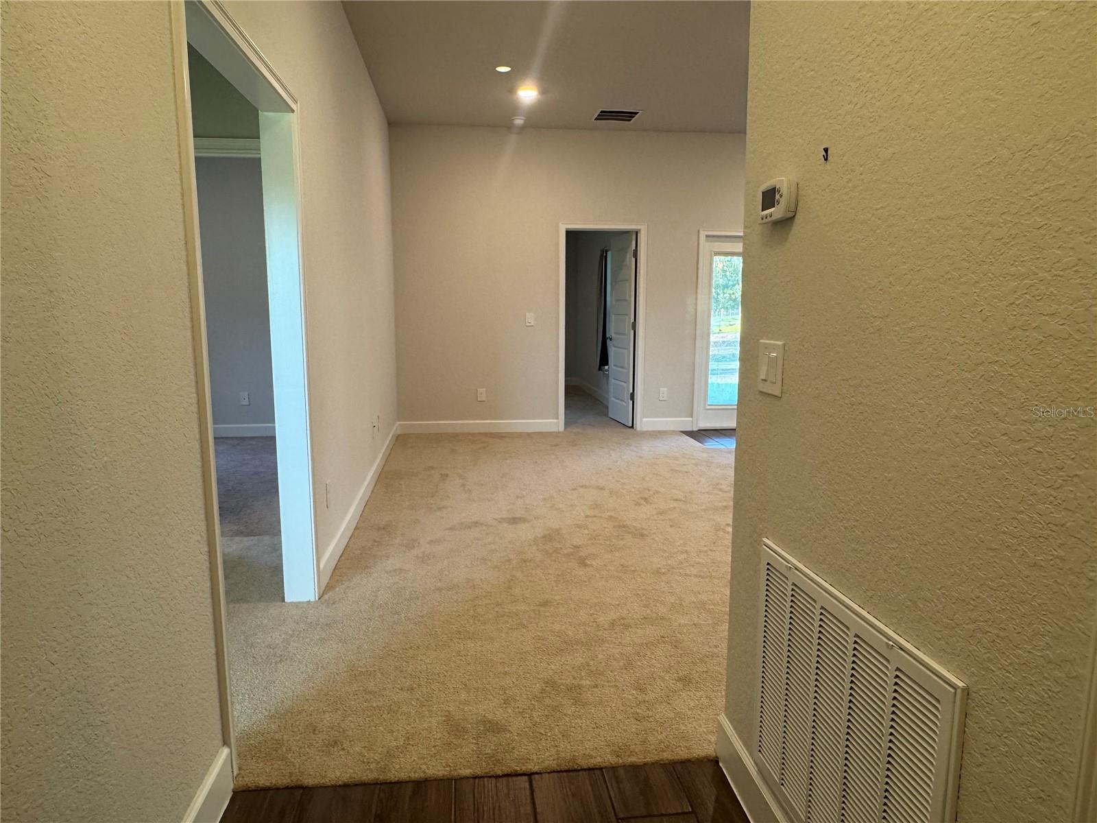 187 Nw 45th Loop Property Photo 2