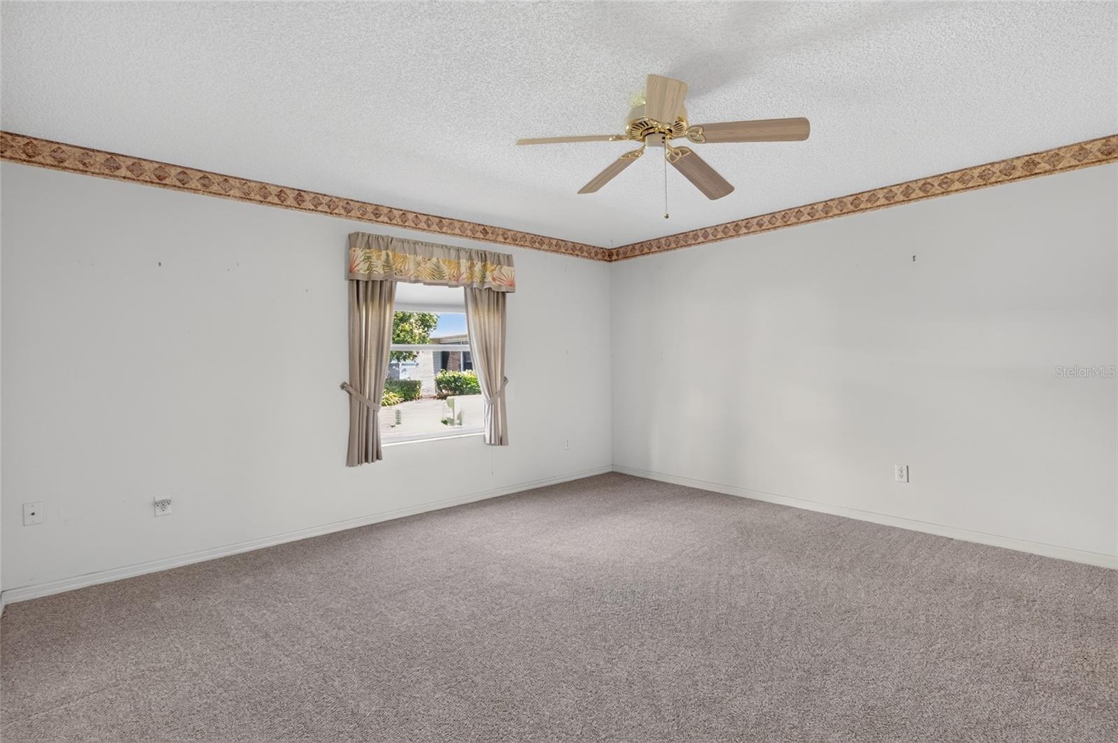 3331 Roanoke St Property Photo 15