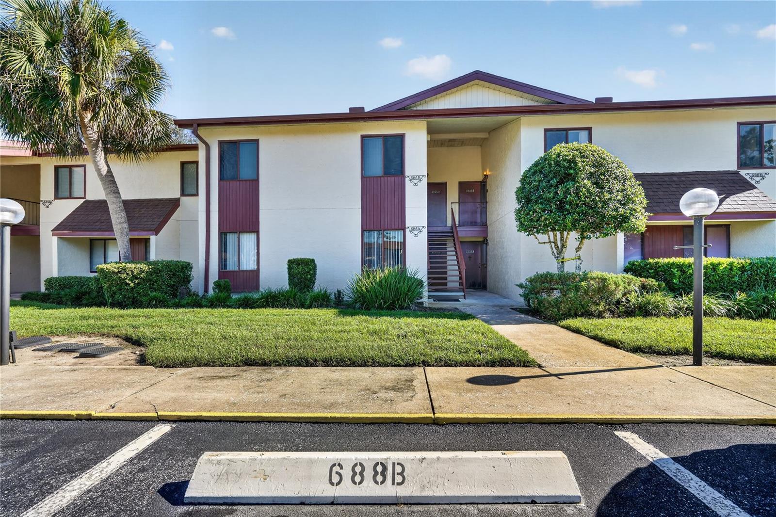 688 Midway Dr #b Property Photo 1