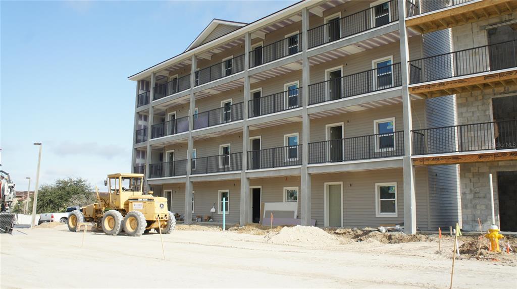 2600 SAND MINE RD #D42 Property Photo 1