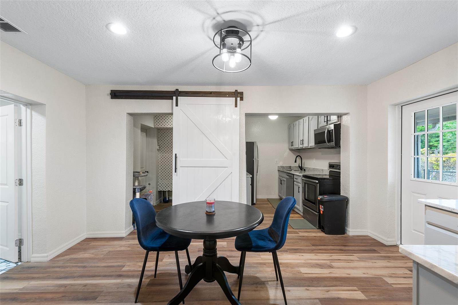 210 Ariana Place Property Photo 12
