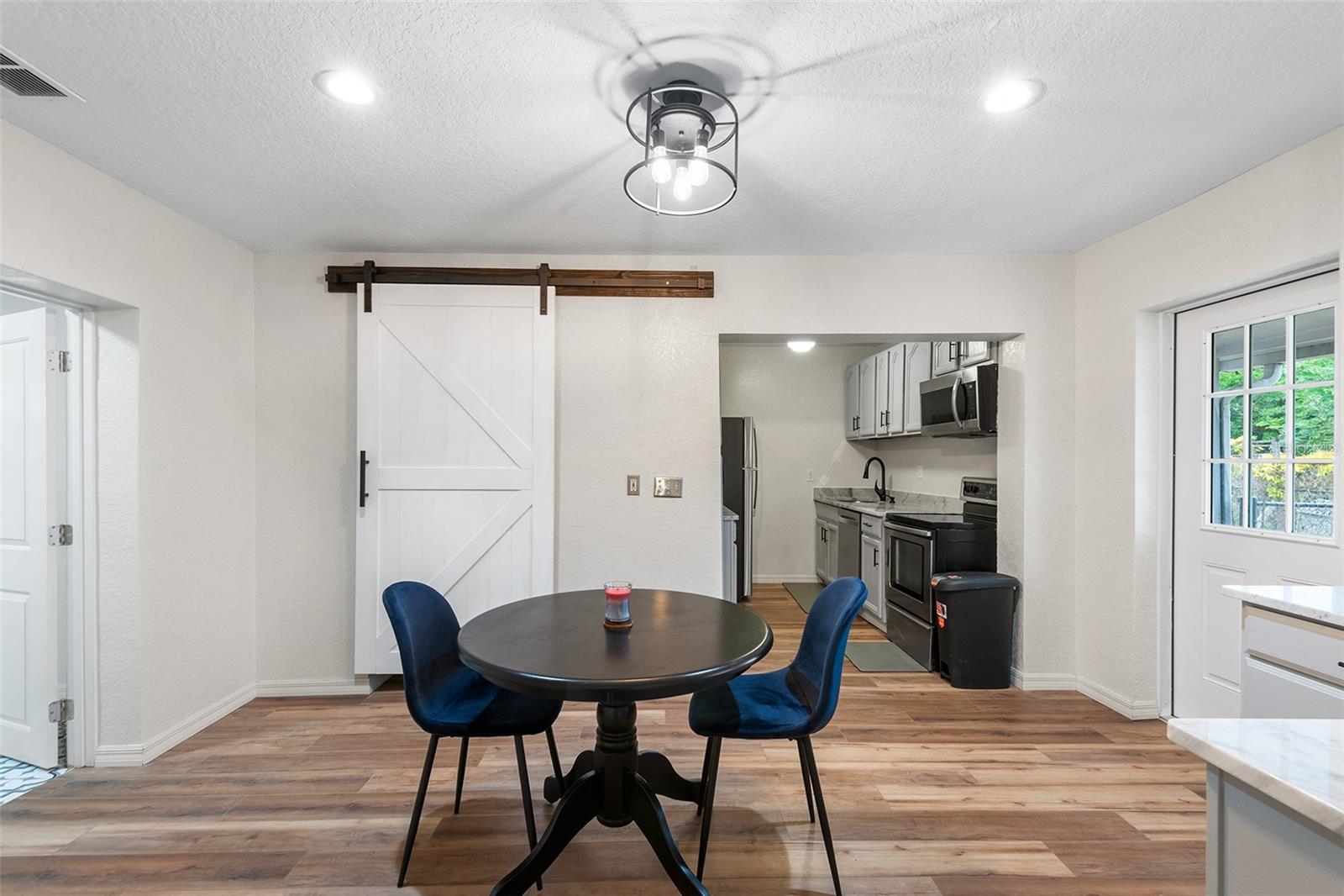210 Ariana Place Property Photo 14