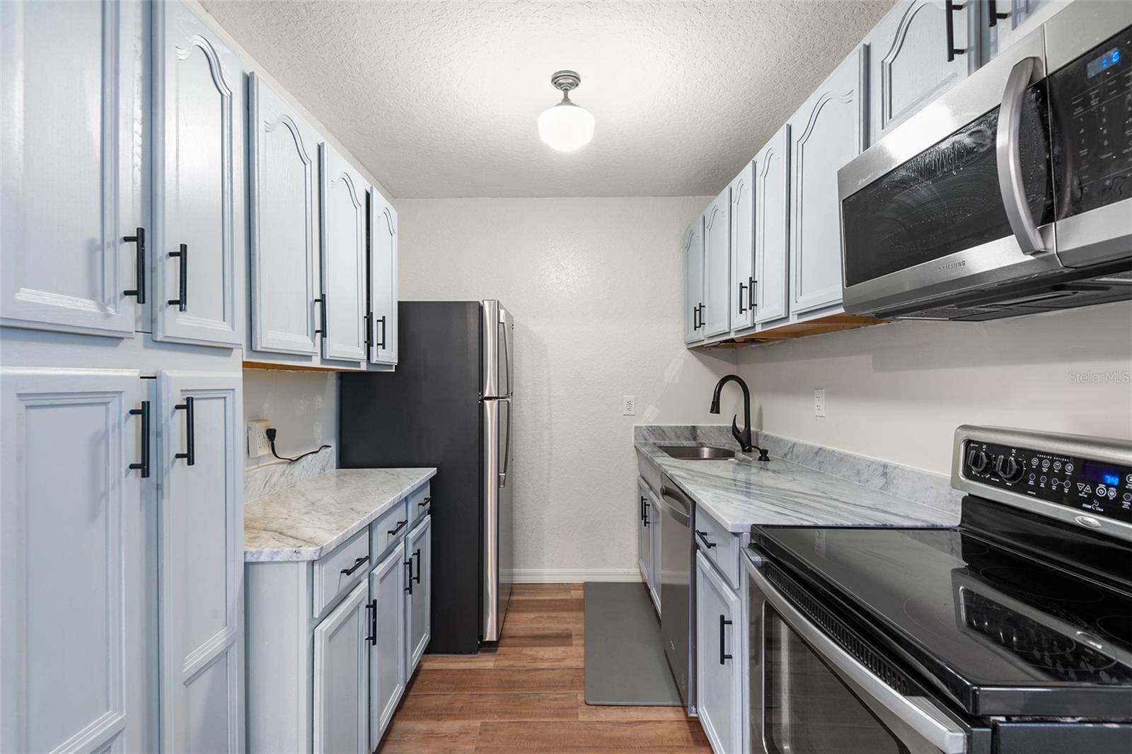 210 Ariana Place Property Photo 15