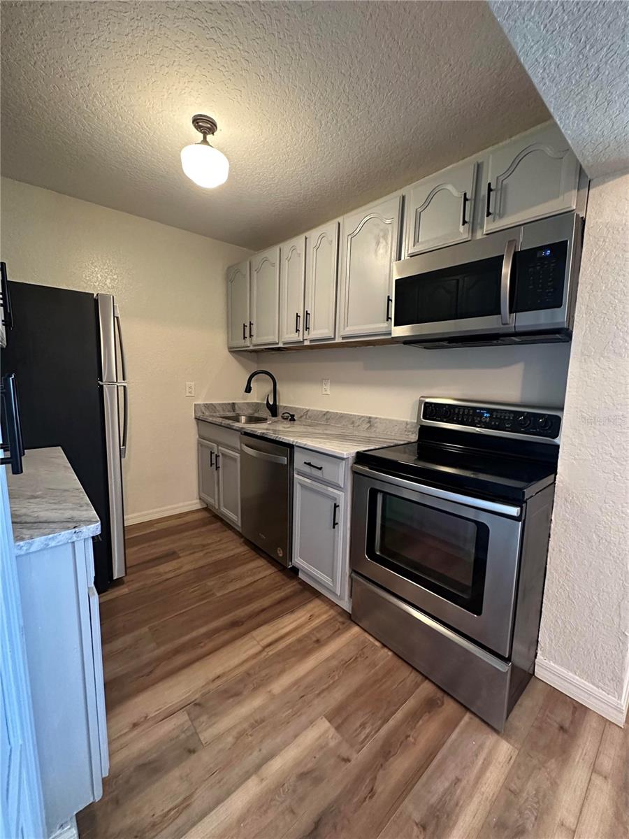 210 Ariana Place Property Photo 16