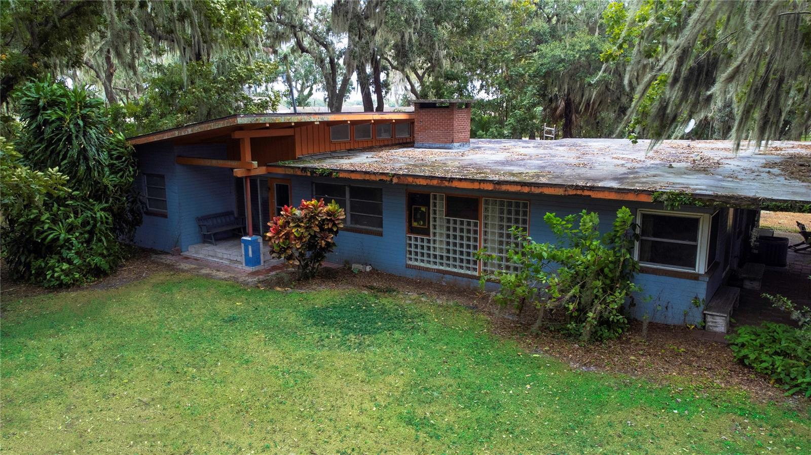 2060 Lake Ariana Blvd Property Photo 8