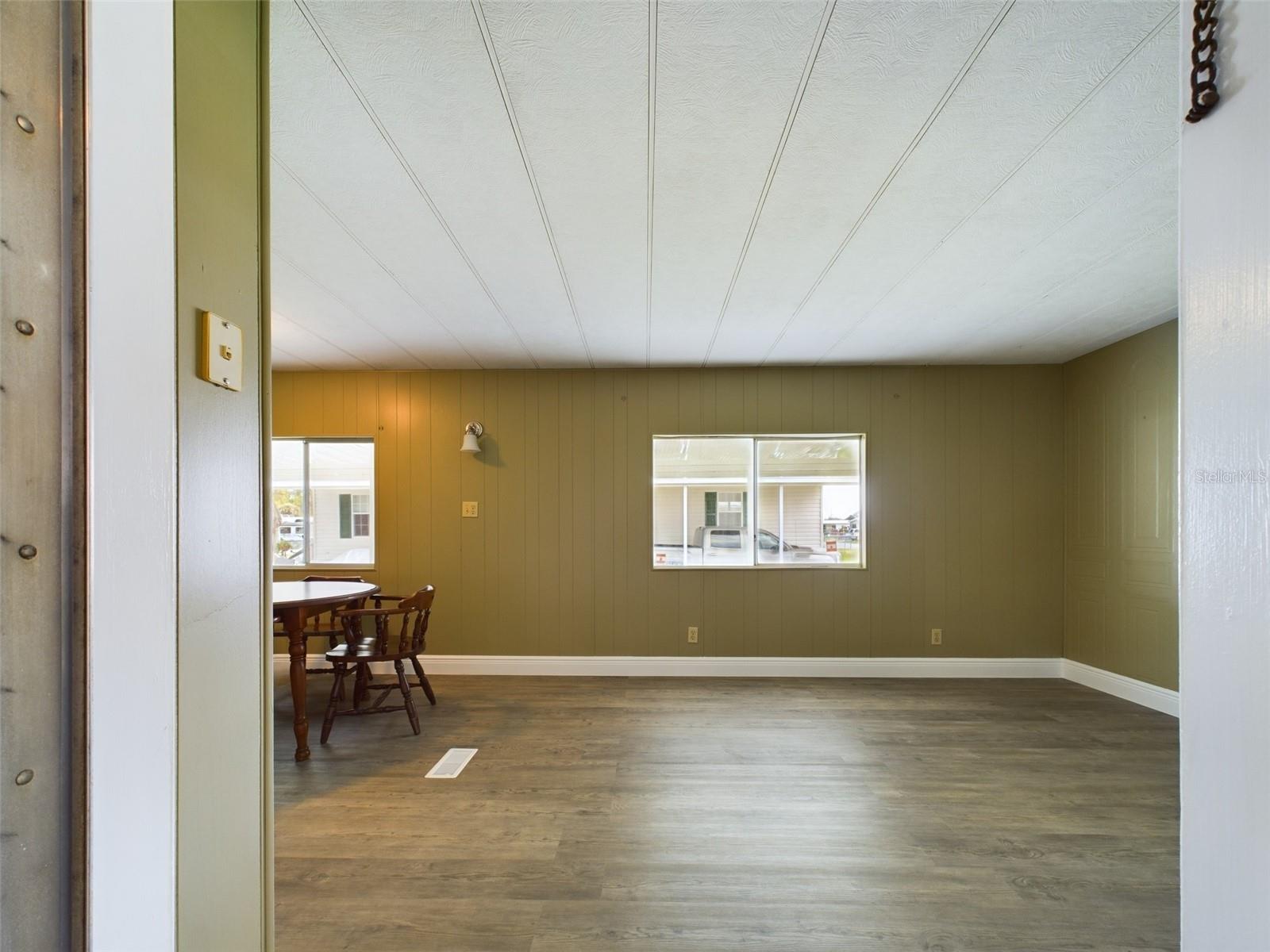 3502 Delaware Ave Property Photo 7