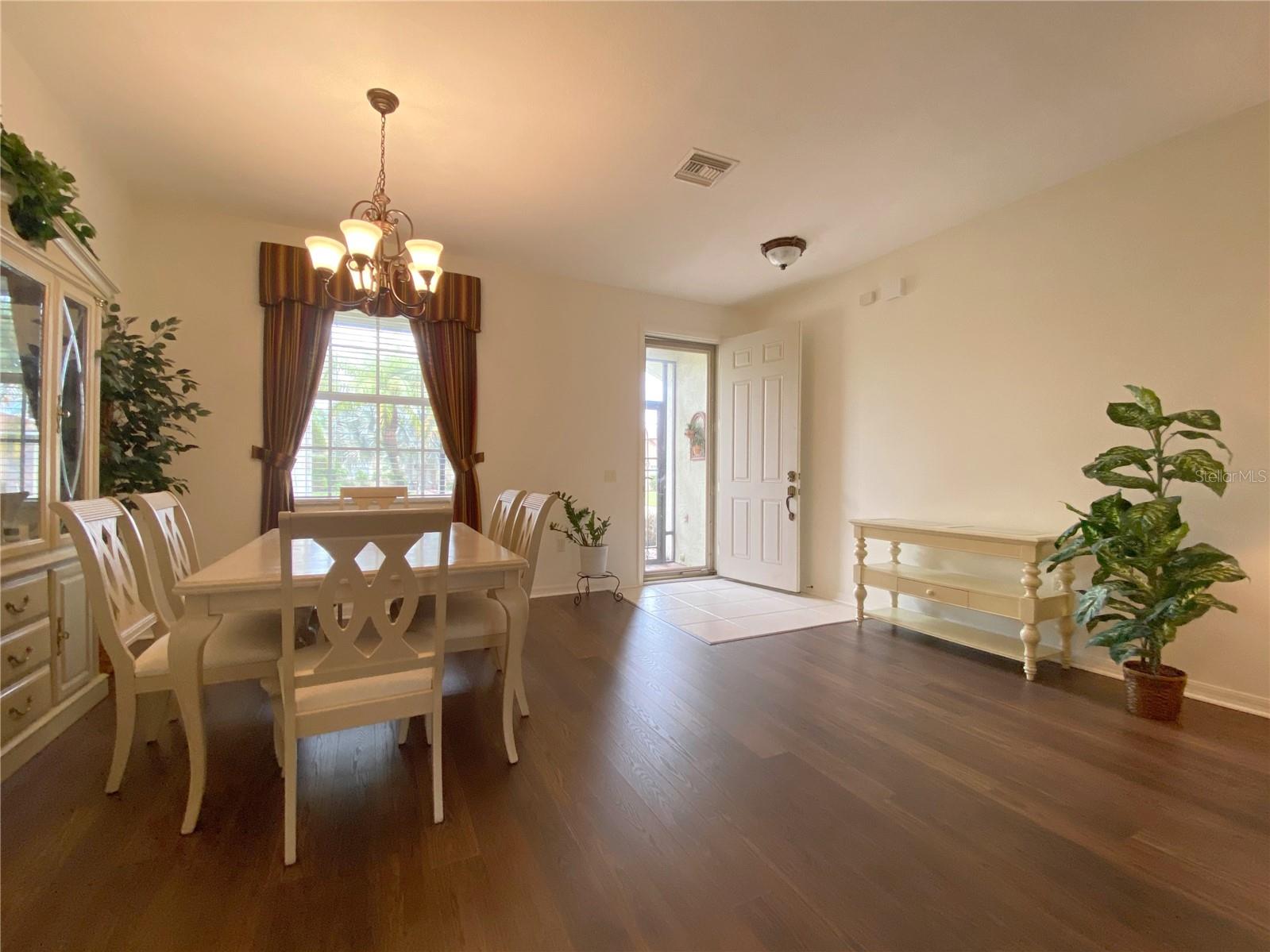 3093 Dunmore Dr Property Photo 2