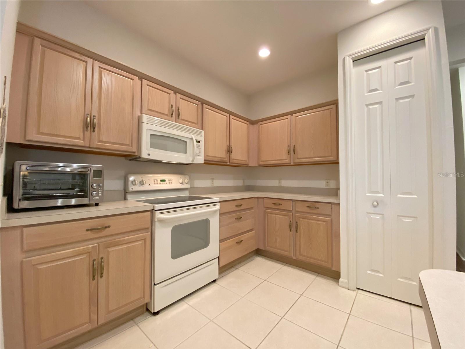 3093 Dunmore Dr Property Photo 8