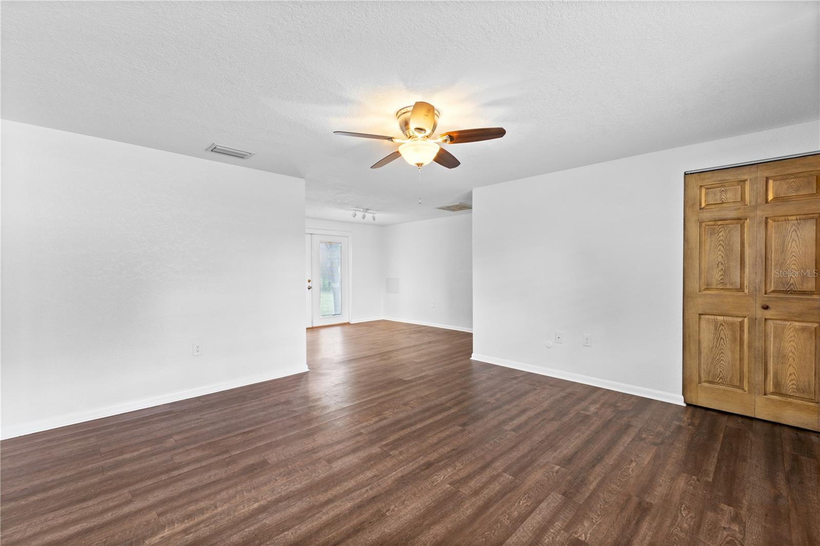 1510 Richmond Rd Property Photo 4