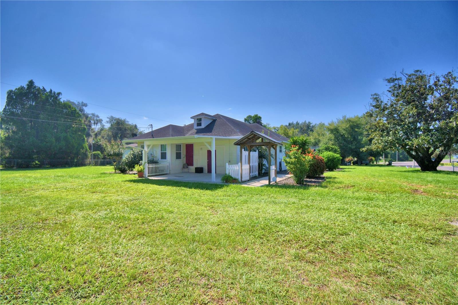 1070 S Lake Shore Way Property Photo 3