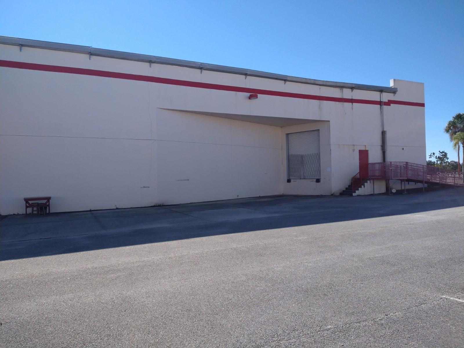 1901 Longleaf Blvd Property Photo 2