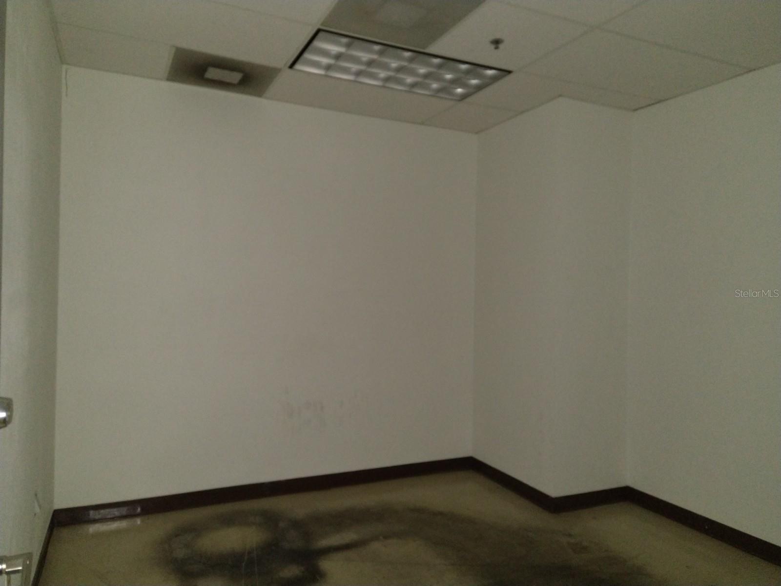 1901 Longleaf Blvd Property Photo 7