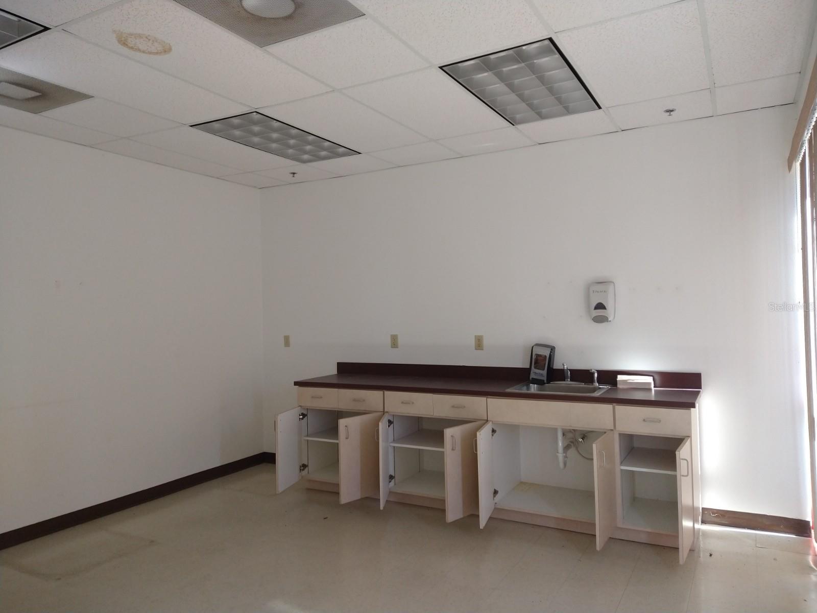 1901 Longleaf Blvd Property Photo 8