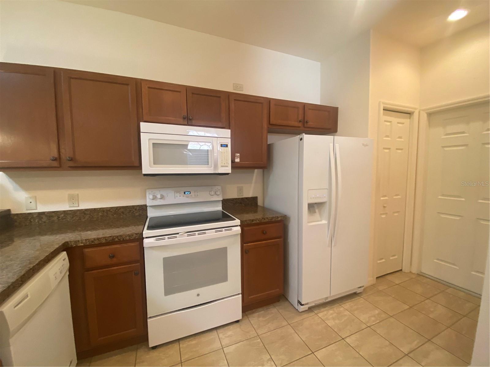 1561 Vienna Square Dr Property Photo 7