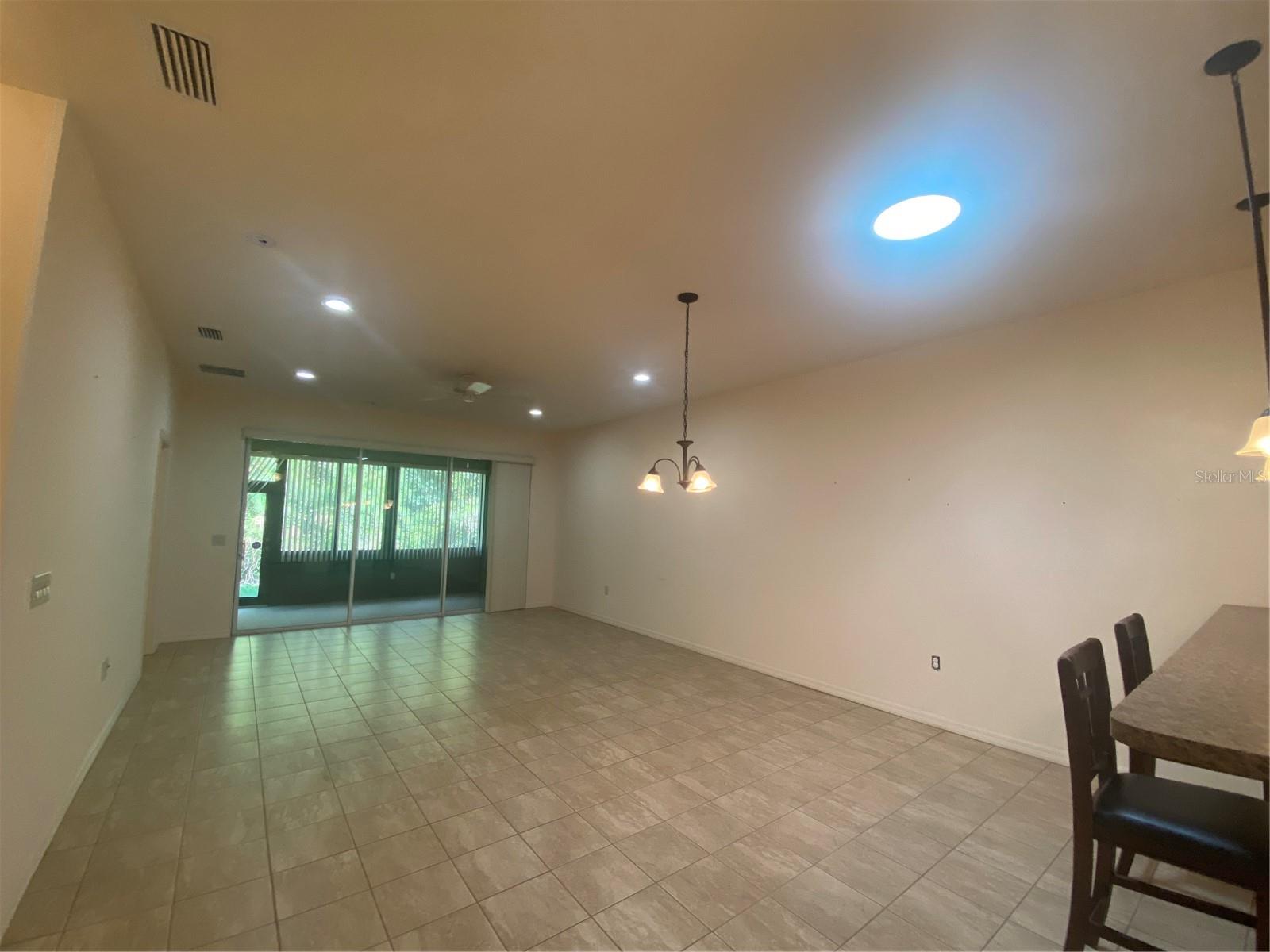 1561 Vienna Square Dr Property Photo 11