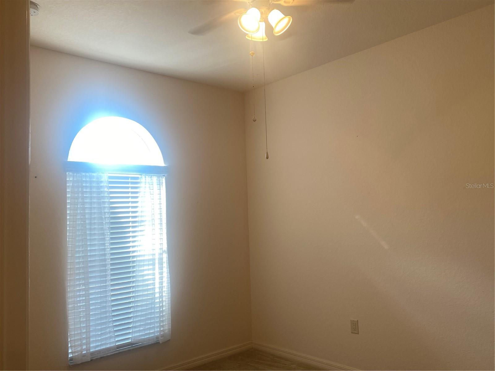 1561 Vienna Square Dr Property Photo 20