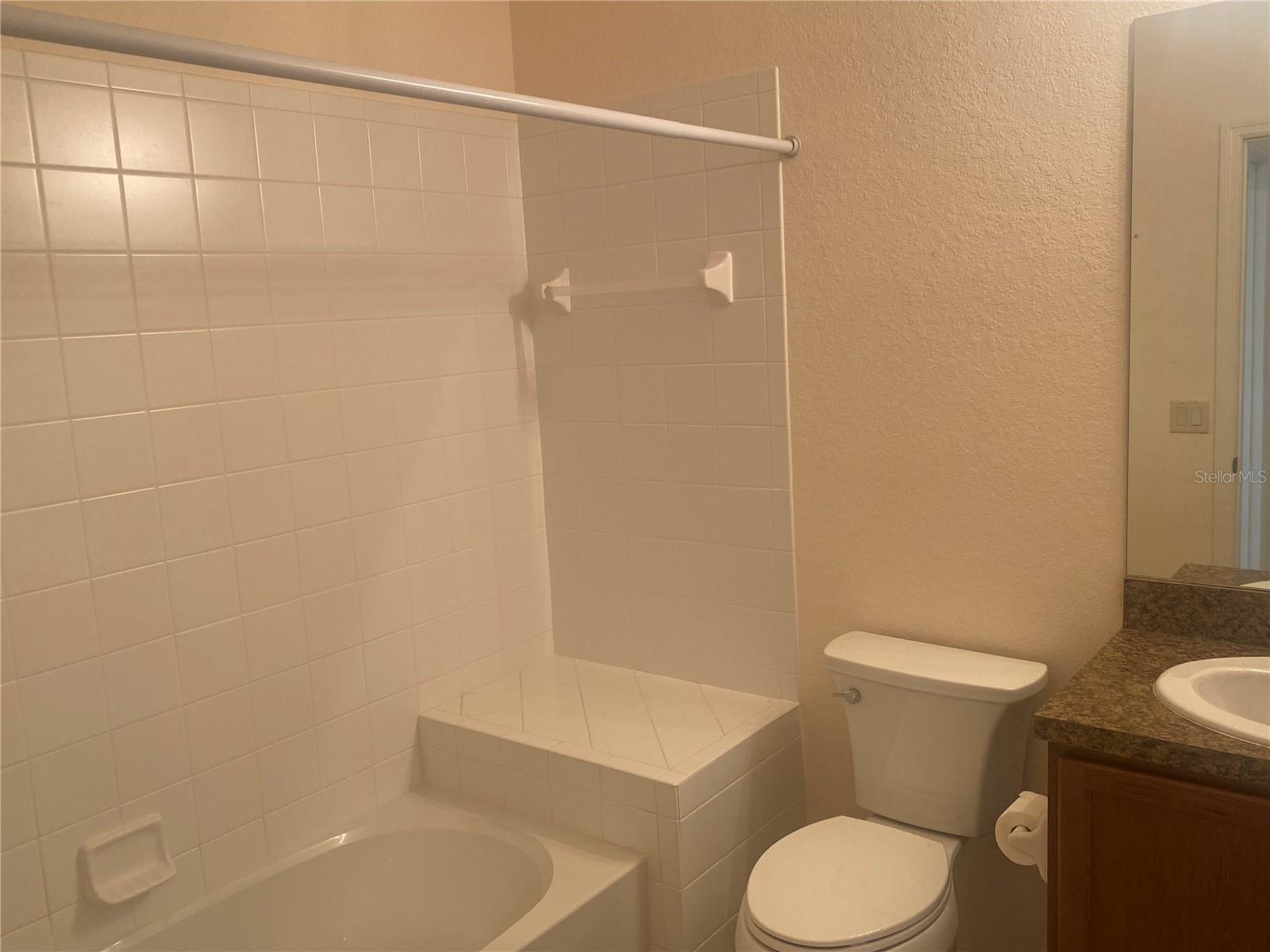 1561 Vienna Square Dr Property Photo 22
