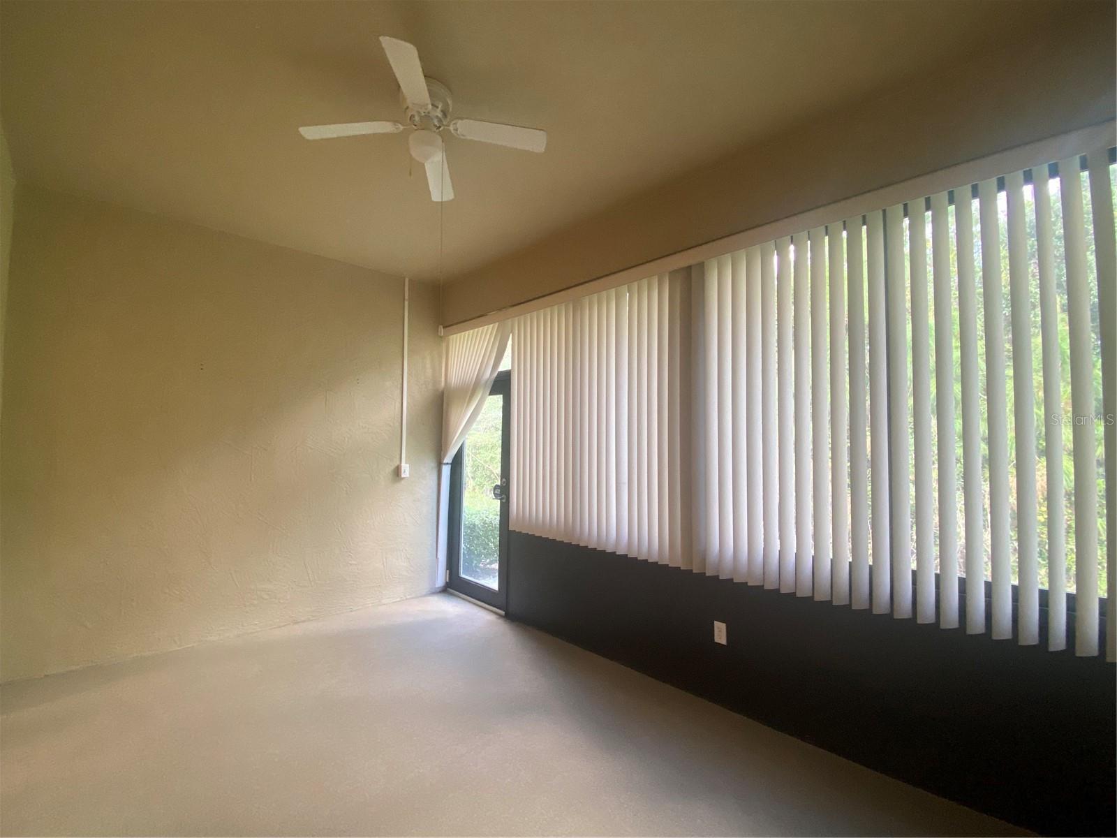 1561 Vienna Square Dr Property Photo 35