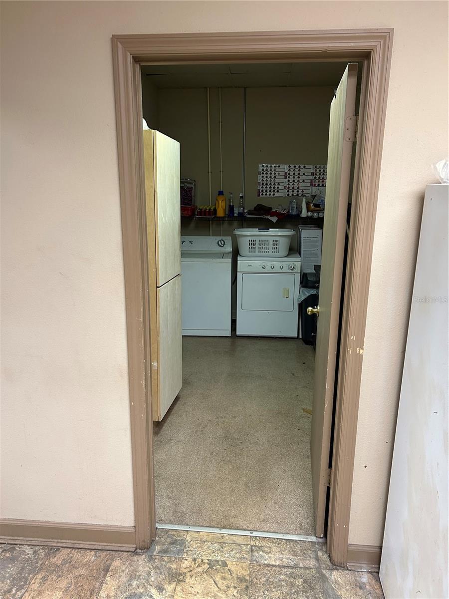 121-125 Avenue H Se Property Photo 13