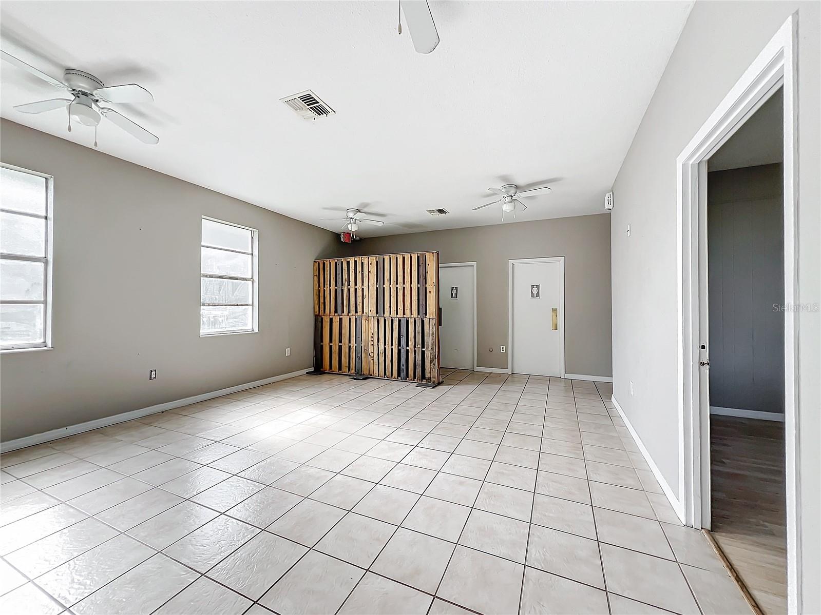 2445 E Main St Property Photo 18