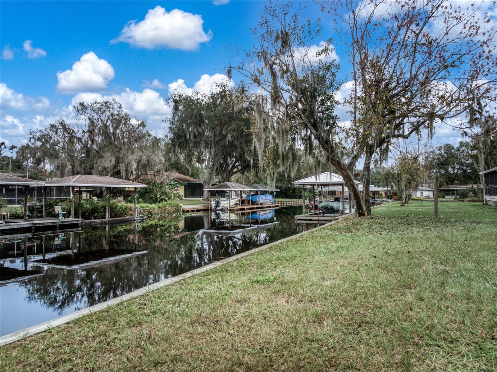612 DRAGONFLY LN