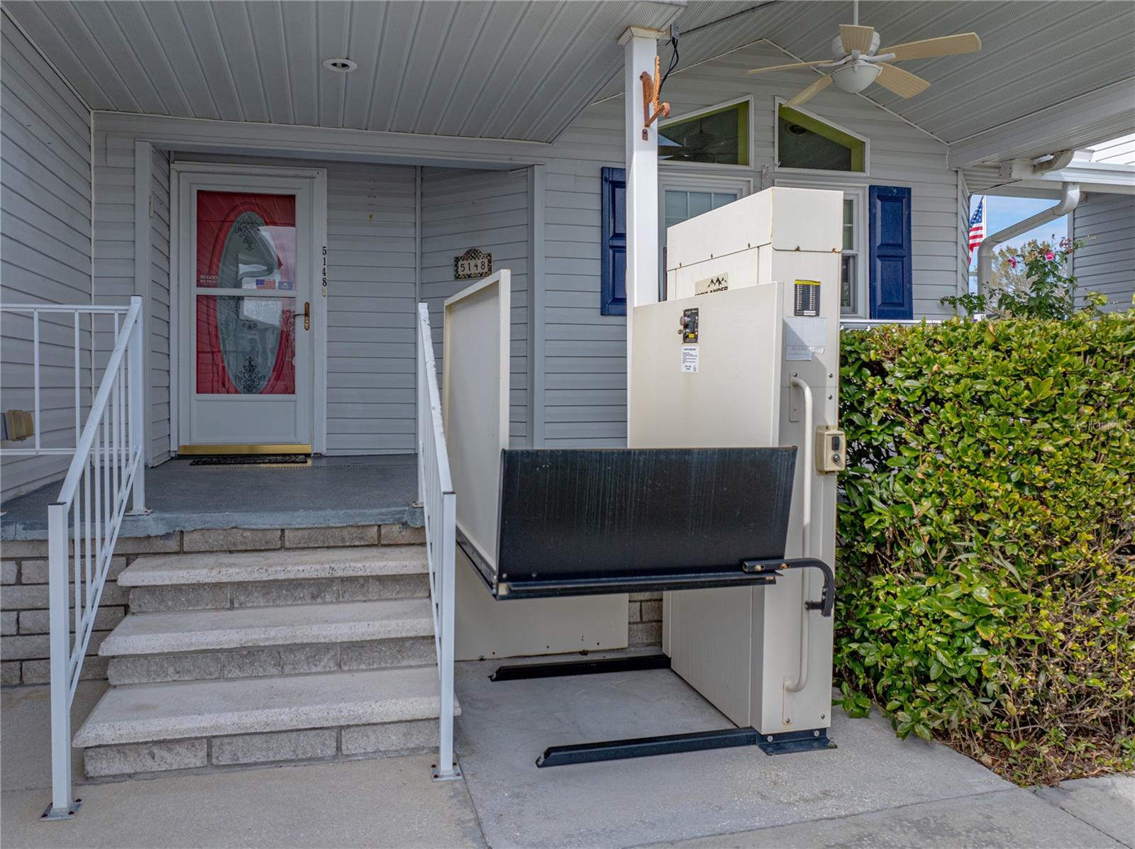 5148 Island View Cir N Property Photo 6