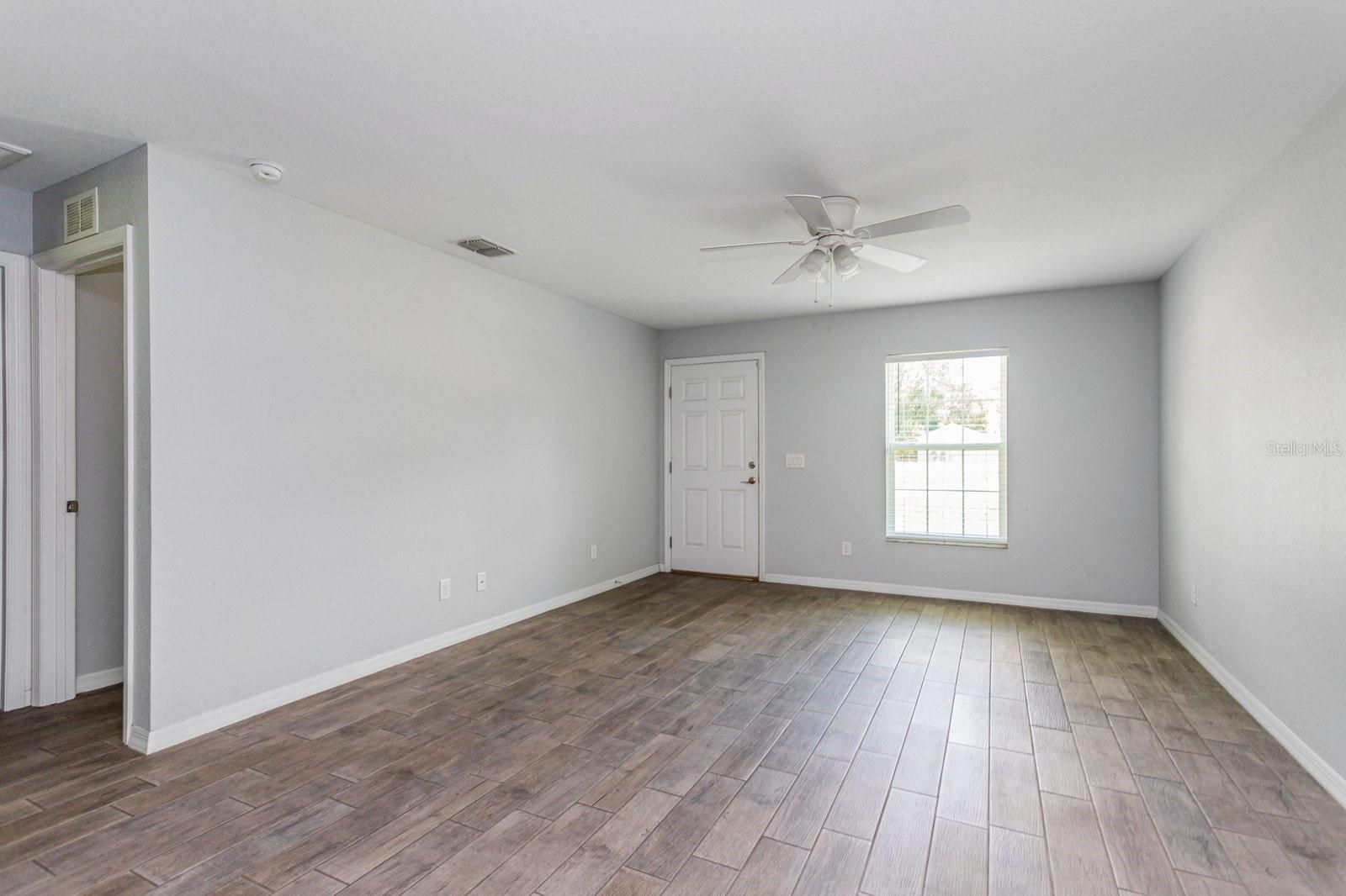 2907 Park St Property Photo 7