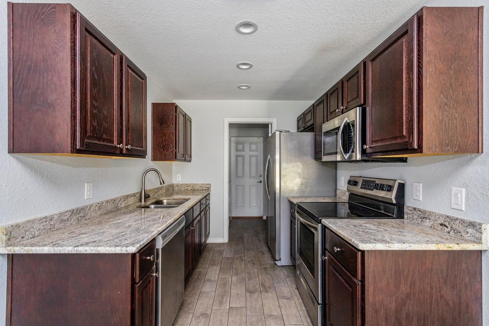 2907 Park St Property Photo 9