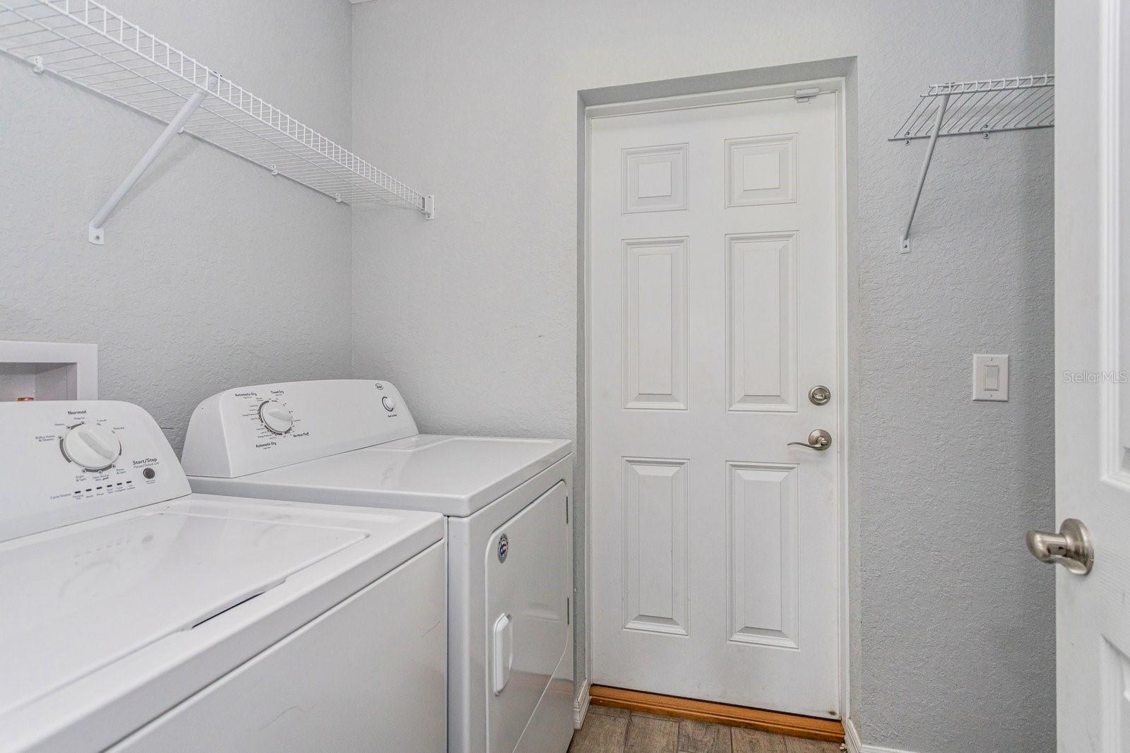 2907 Park St Property Photo 16