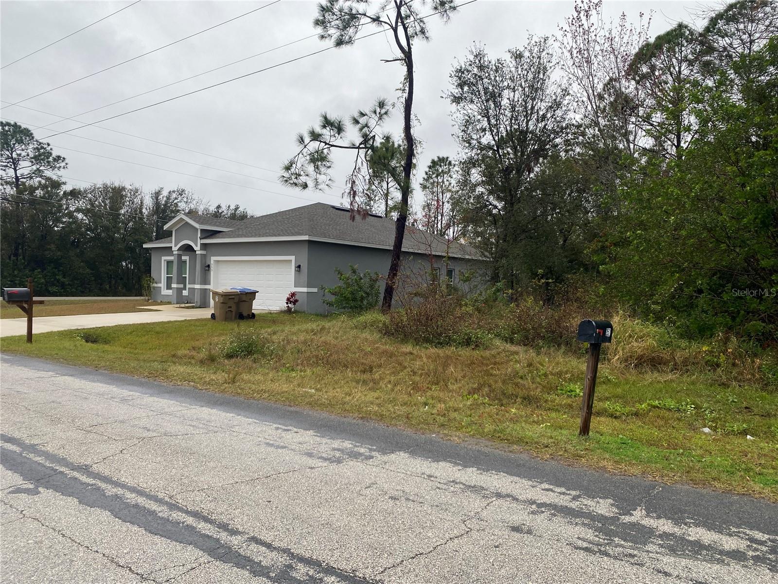 Clermont Dr Property Photo 6