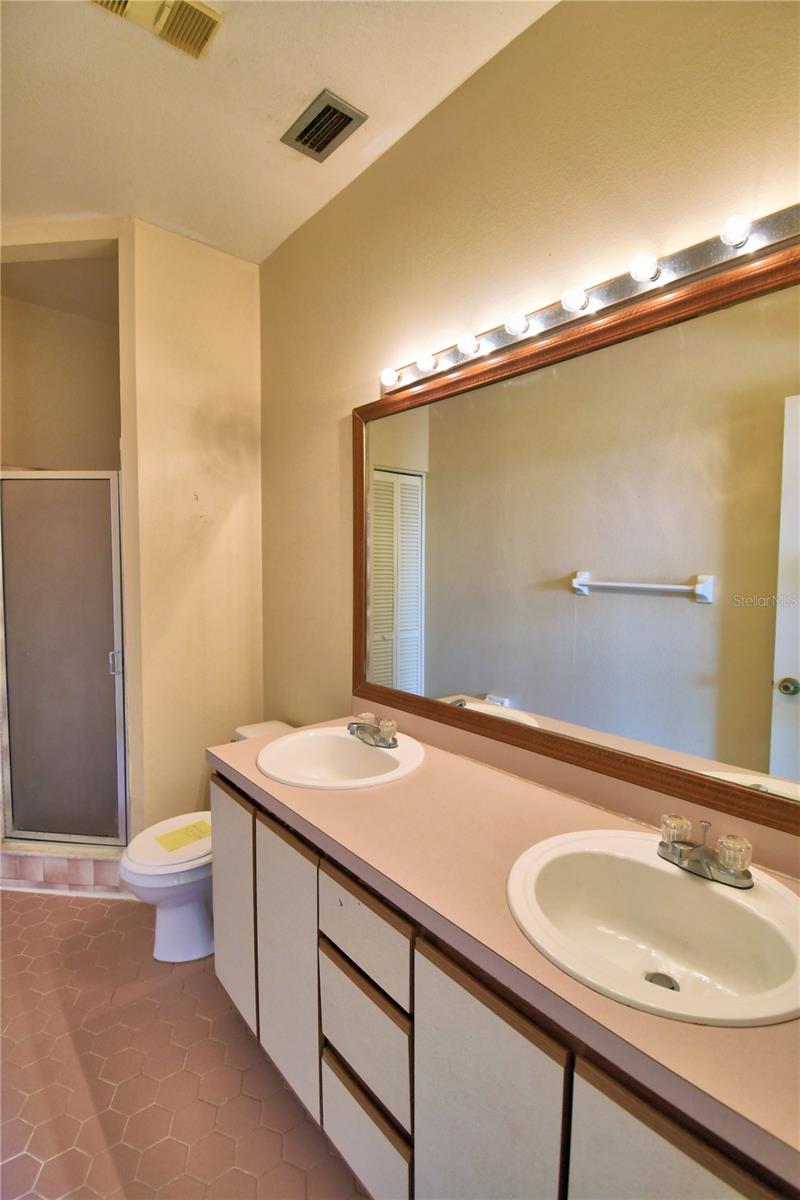608 Sweet Bay Cir Property Photo 41