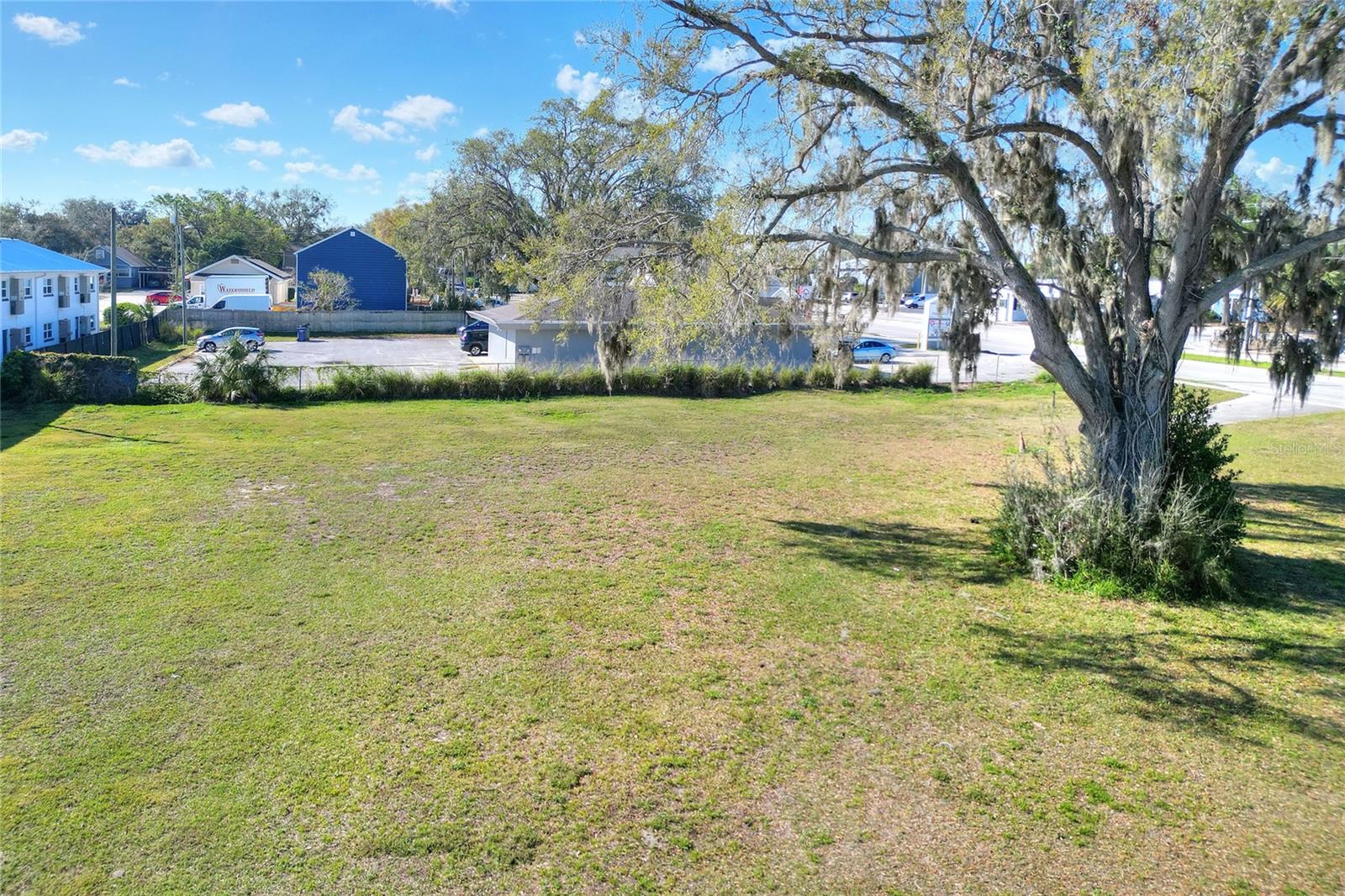 300 1st St S Property Photo 15